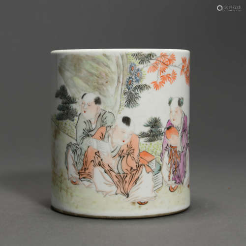 A Light Colored Figure Porcelain Brush Pot