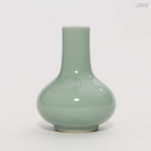 A Celadon Glazed Porcelain Vase , Qianlong mark