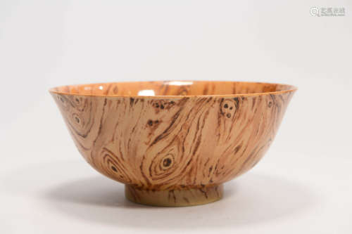 A Rare Wood-grain Glazed Porcelain Bowl, Qianlong mark