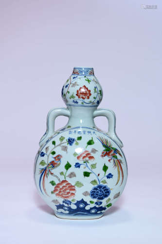 A Famille verte Bird and Flower Porcelain Gourd-shaped Vase