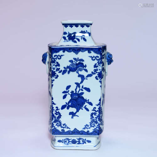 A Blue and White Flower  Squared Zun Vase， Qianlong mark, 19th - 20th century