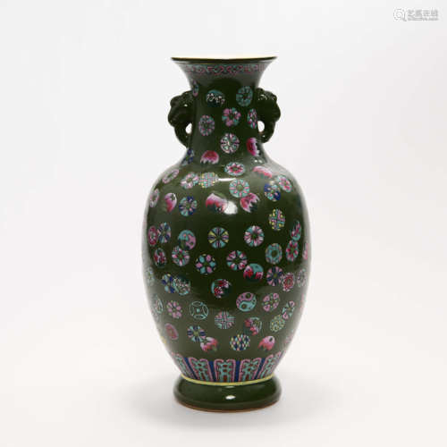 A Famille Rose  Porcelain Vase