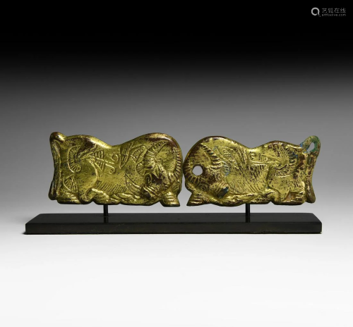 Chinese Ordos Gilt Bull Plaque Pair