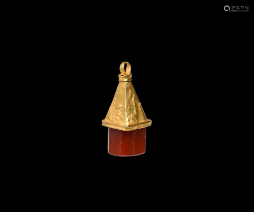 Roman Gold Pyramidal Pendant