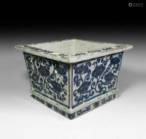 Chinese Qing Blue and White Jardiniere