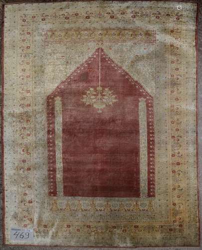 Rare carpette de prière Ispahan (?) en soie décorée d'une 