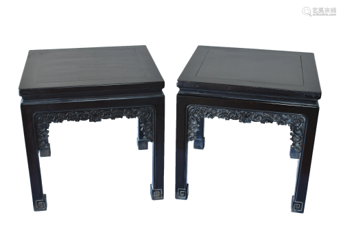 A PAIR FINE CHINESE ZITAN STANDS