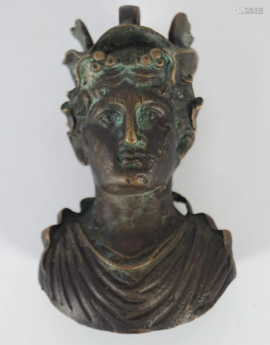 PENDANT BUST