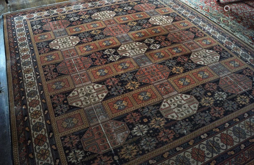 LARGE PERSIAN STYLE AXMINSTER CARPET