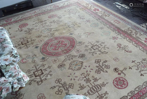 LARGE EARLY 20TH-CENTURY INDIAN CARPET