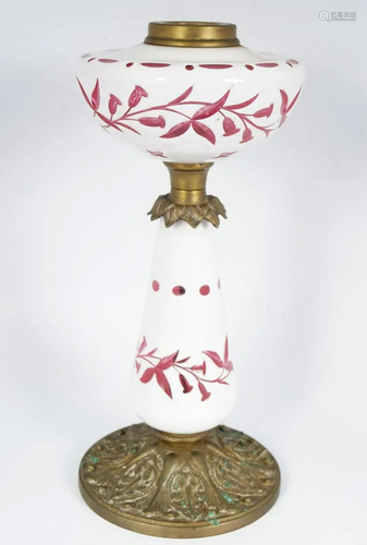 19TH-CENTURY OVERLAY GLASS STEMMED TABLE LAMP