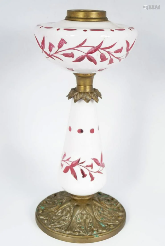 19TH-CENTURY OVERLAY GLASS STEMMED TABLE LAMP