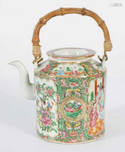 19TH-CENTURY CHINESE CANTONESE TEAPOT