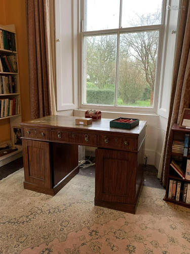 19TH-CENTURY MAHOGANY PEDESTAL WRITING DESK