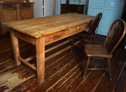 19TH-CENTURY PINE KITCHEN TABLE