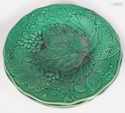 GROUP OF 4 19TH-CENTURY CABBAGE PATTERN PLATES