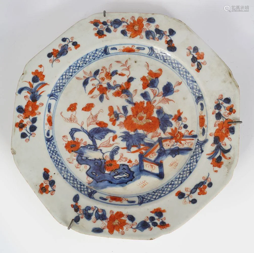 18TH-CENTURY CHINESE IMARI PLATE