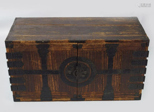 19TH-CENTURY CHINESE FRUITWOOD TRUNK