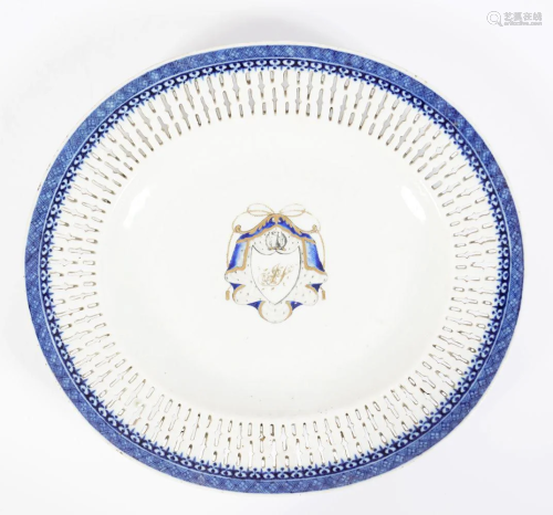 18TH-CENTURY CHINESE ARMORIAL PLATE