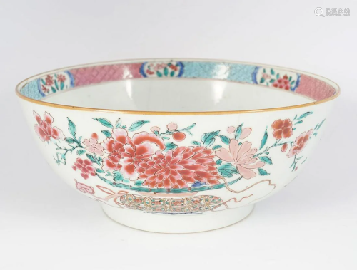 CHINESE 18TH-CENTURY FAMILLE ROSE BOWL