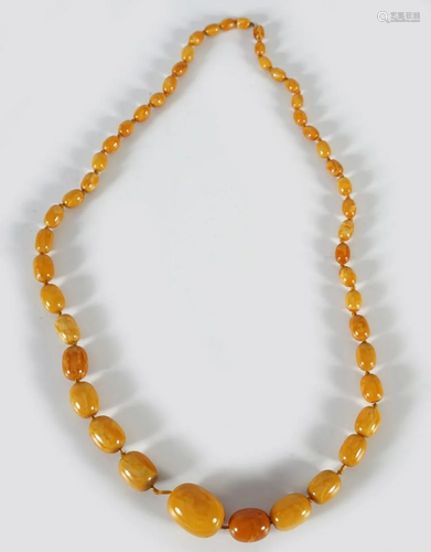 EGG YOLK AMBER NECKLACE