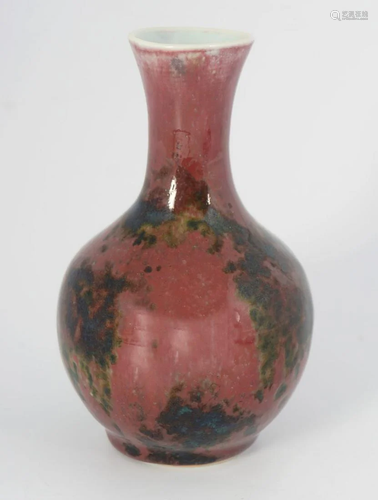 EIGHTEENTH-CENTURY ROBINS EGG VASE