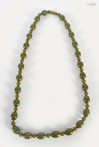 V.R. GREEN AMBER 1930'S NECKLACE