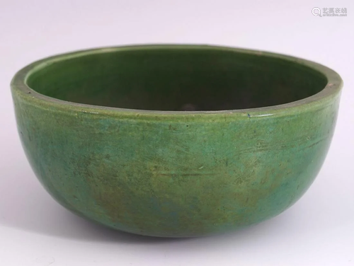 EARLY 20TH-CENTURY GREEN POTTERY BOWL