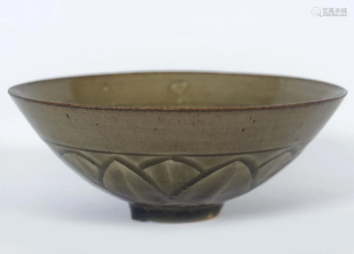 EARLY CHINESE CELADON BOWL