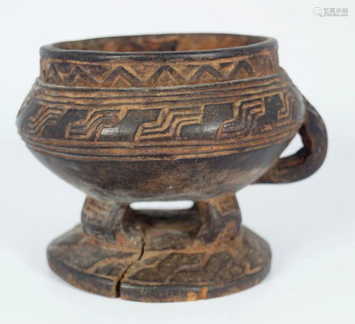 EARLY AFRICAN CARVED WOOD CEREMONIAL BOWL