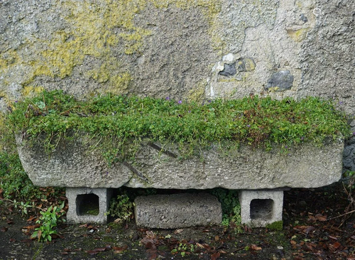 LARGE EIGHTEENTH-CENTURY STONE TROUGH