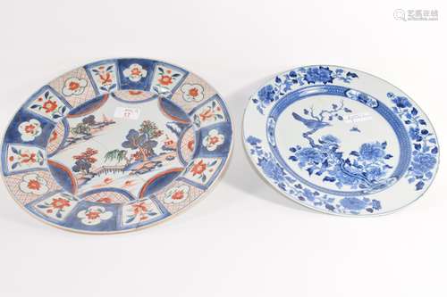 Chinese Imari large plate together with a further blue and white plate (a/f) (2)