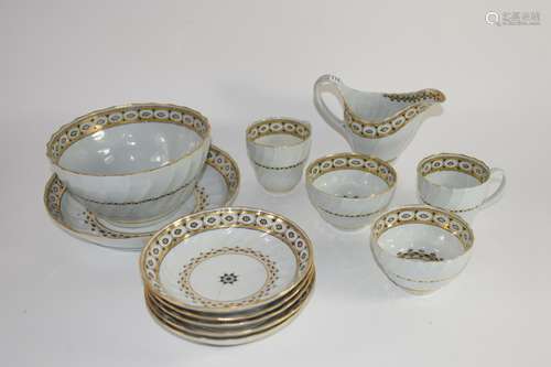 Group of late 18th century tea wares, probably Worcester, comprising 2 cups, 2 tea bowls, saucers,