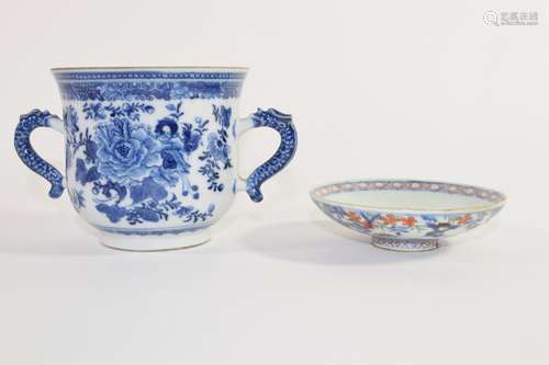 Late 18th/early 19th century Chinese porcelain blue and white jar and associated cover, the jar with