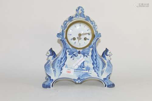 Mantel clock in Dutch Delft frame