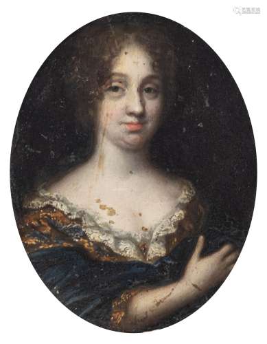 The portrait of a lady, in a gilt medallion frame, oil on copper, late 17thC, H 11,7 - H (incl frame) 27,5 cm