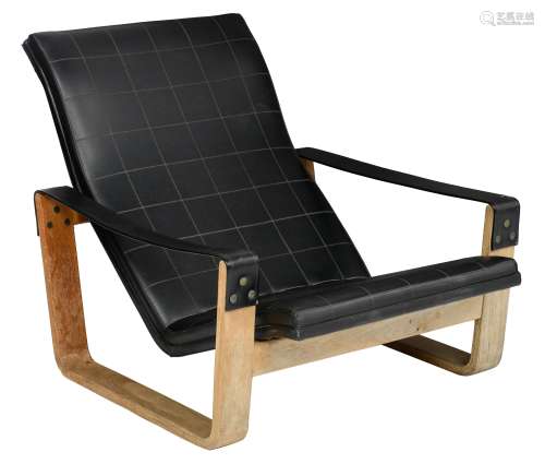 A Pulkka lounge chair, design by Ilmari Lappalainen for Asko’, a 60’s edition, black leather and plywood, H 76,5 - W 77,5 cm