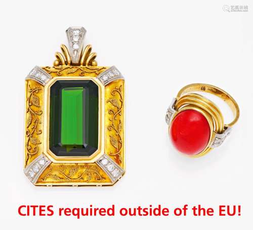 MIXED LOT: TOURMALINE-PENDANT AND CORAL-RING. Germany. ca. 1930/50. 585/- yellow gold, total weight: 21.0g. EU Ring Size: 49. L x W=ca. 4.5 x 2.8cm. Pendants: 15 brilliants, Ring: 6 diamonds in 8/8-cut,1 tourmaline ca. 18.0ct, 1 coral-cabochon ca. 10.7x15.0x6.5mm.