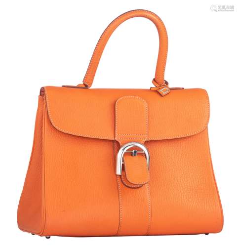 An orange leather Delvaux Brillant MM handbag, H 22 - W 29 cm - D 14,5 cm