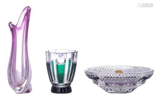 A collection of three Val-Saint-Lambert items: a crystal cut purple overlay coupe (signed and numbered 133/250, H 10 - ø 30 cm), a ditto green overlay Art Deco vase (marked, H 18 cm), a matching cranberry pink swirl v...