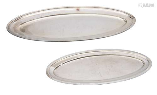 Two large silver-plated Wiskemann oval-shaped platters, 33 x 71 - 46,5 x 100 cm