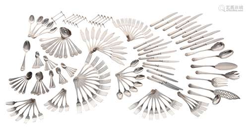 A 12 persons 835/000 silver flatware set 'au grand complet' by the Wolfers - Brussels workshop, in total 163 pieces, total weight silver c. 5.520 g (knives excl.)