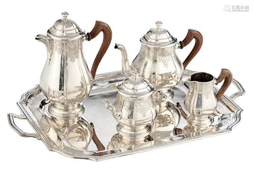 An 800/000 silver coffee and tea set, made by the R. A. Leopold - Brussels workshop (Van Dievoet III-0026), consisting of the tray, the coffee pot, the teapot, the sugar bowl,  and the creamer, H coffee pot 26,5 cm - ...