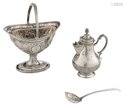 A silver Neoclassical sugar basket, with relief decorated garlands, hallmarked Dublin, between 1816 - 1898, 925/000, with a matching sifting ladle, decorated with fruit, hallmarked London, maker's mark Sarah & John Wi...