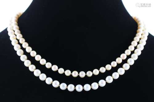2 Perlenketten mit 585 Goldverschluss, pearl necklace gold lock,2 Perlenketten mit 585