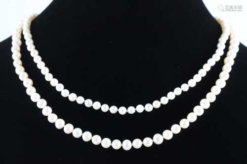 2 Perlenketten mit 585 Goldverschluss, pearl necklace gold lock,2 Perlenketten mit 585