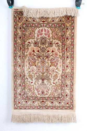 Seidenteppich Hereke, silk carpet ,Seidenteppich Hereke, silk carpet ,Türkei, o