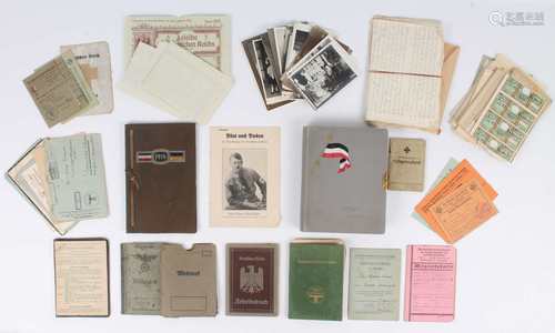 Deutsches Reich - großes Militaria Konvolut u.a. mit Dokumenten, Fotografien und handschriftlic