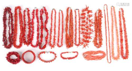 Korallenschmuck, 19-teilige Sammlung, coral jewelry lot,Korallenschmuck, 19-teilige Sa