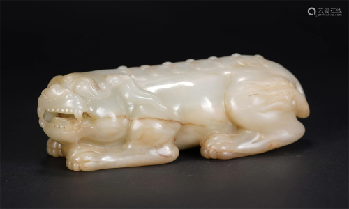 A CHINESE JADE CARVING PAPERWEIGHT
